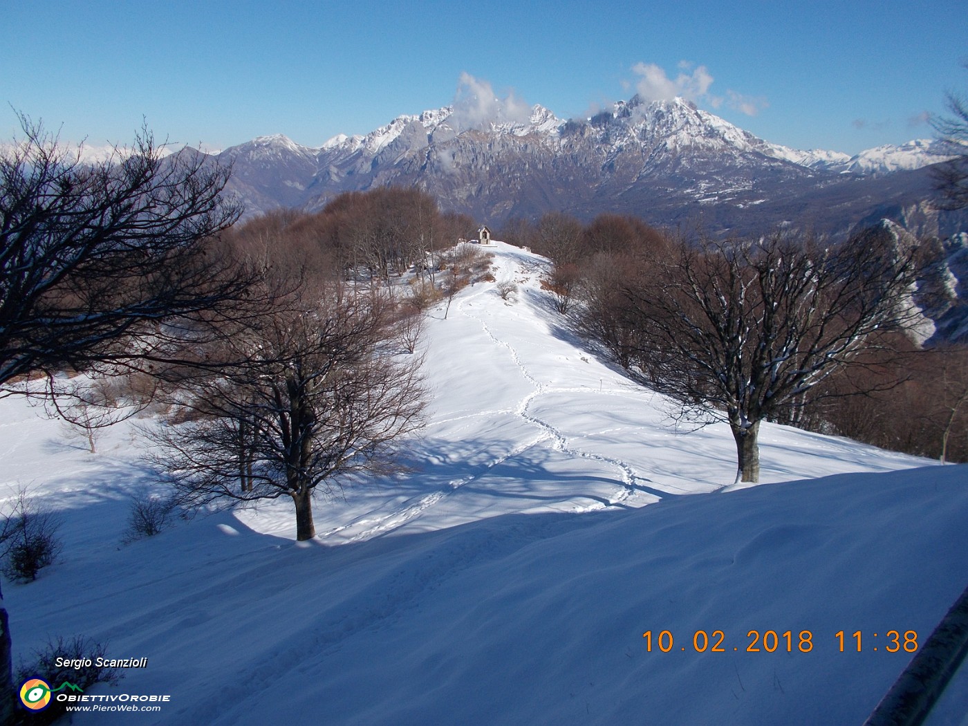 27 LA CAPPELLETTA IN DIREZIONE DELLE GRIGNE.JPG